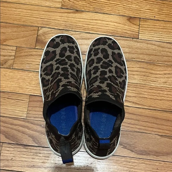 ROTHY'S The Chelsea Wildcat
High Top Sneakers Leopard Print Slip-On Sneakers - Picture 6 of 10